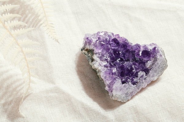 Découvrez les merveilles de la lithothérapie sur galaxie-minéraux.com